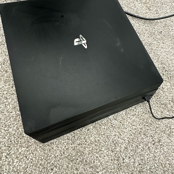 Ps4 pro ! - Picture 2 of 2